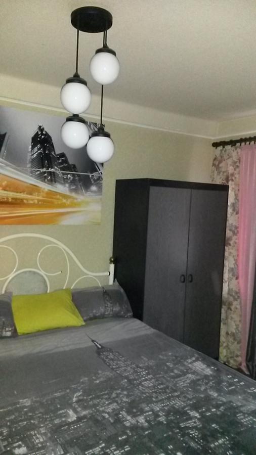 Apartment on Rusanivska Naberezhnaya 22 Kiev Bagian luar foto